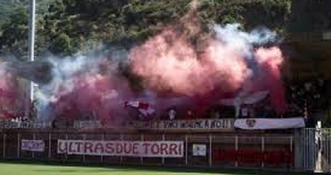 Coreografia dei sostenitori biancorossi