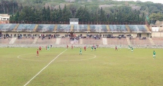 Puteolana 1902-Monopoli 1-0, Bab&ugrave; speranza granata