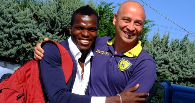 Cofie con mister Corini