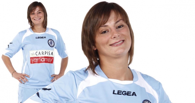 Caramia con la maglia del Napoli 