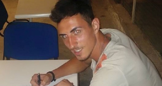 Meloro al momento della firma