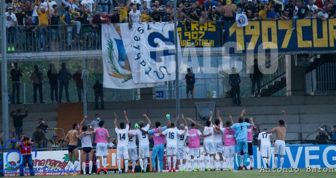 Casertana abbandonano in due. Chi arriva a Castellammare?