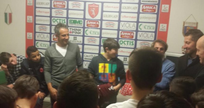 Ugolini ed alcuni giovani atleti