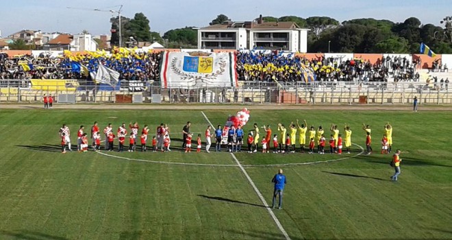 Eccellenza, il Gravina fa suo il derby e corre via verso la D! 