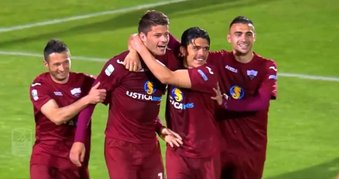 Petkovic festeggiato dai compagni