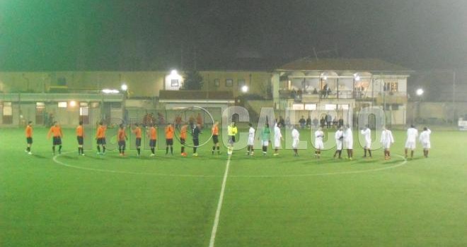 Le due squadre in avvio di partita