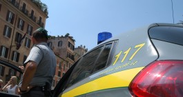 Maxi-Operazione della GdF: oscurati oltre 40 siti e profili illegali