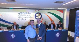 Don Uva: consegnata la coppa per la vittoria in Prima Categoria