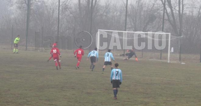 Il Sizzano aggancia la zona playoff, Momo nel baratro