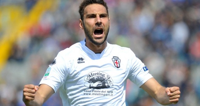 Pro Vercelli-Pergolettese, Gilardino ne convoca 23