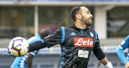 Az Alkmaar-Napoli 1-1: non basta Mertens, finisce in parit&agrave;