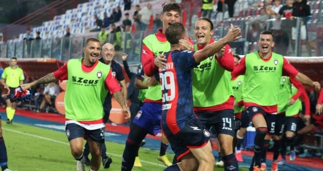 Il sarconese Cantisani porta il Crotone agli ottavi di Coppa Serie C