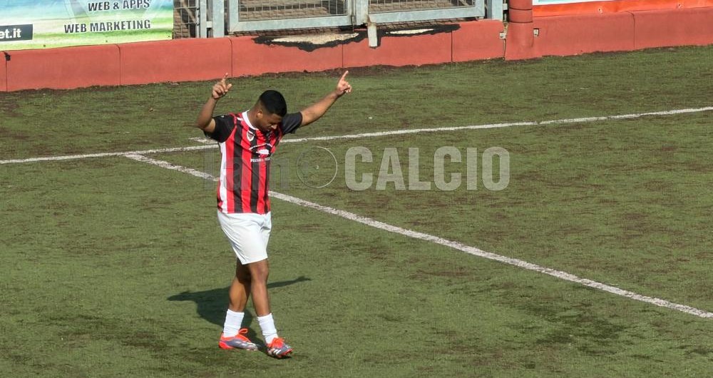 Oliveira Da Silva festeggia il raddoppio