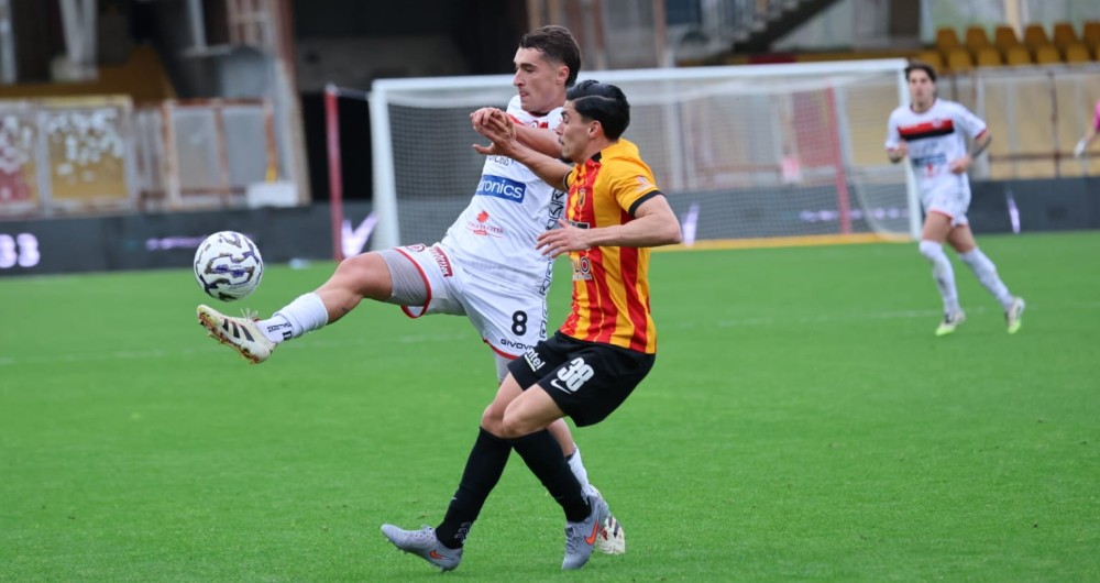 Il Foggia ci crede ma non basta, Benevento pi&ugrave; vicino alla B