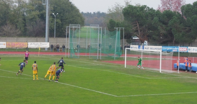Boari salva lo Sporting, pari tra le polemiche nel big match