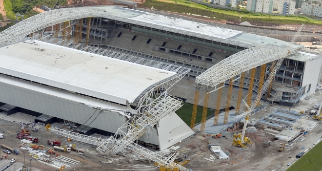 Lo stadio Itaqueirao durante i lavori