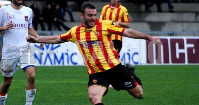 Evacuo con la maglia del Benevento