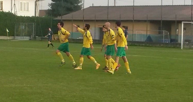 Il Mass-Brus esulta dopo il gol