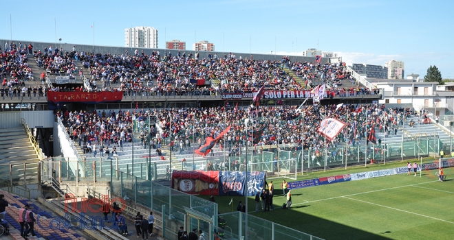 I tifosi rossoblu - foto Castellaneta