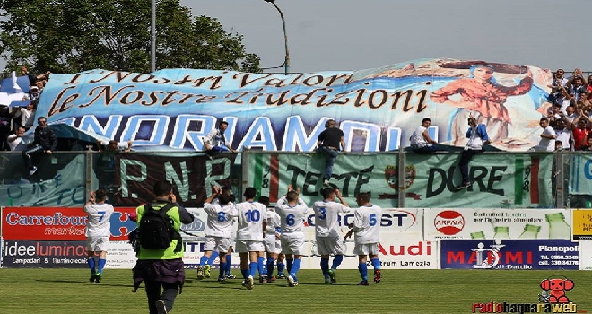 TRADIZIONE. Tifosi della Bagnarese