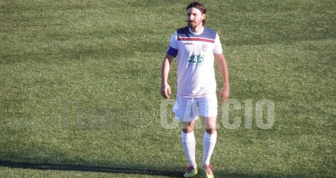 Il capitano rossoblù Lunardon