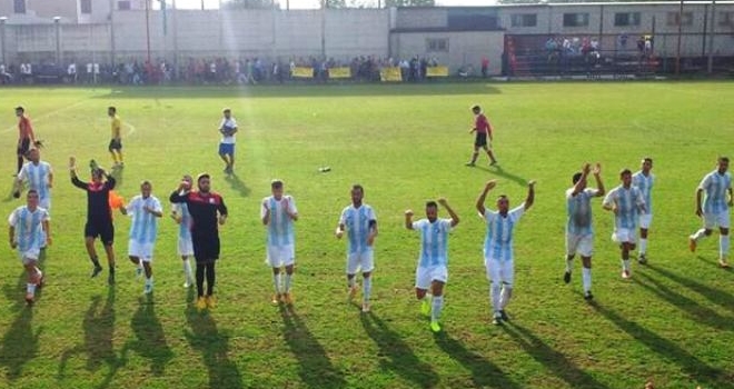 L'Isernia con la nuova maglia (by: FB)