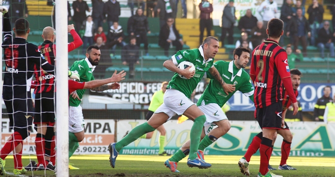 Castaldo segna su assist di Biancolino