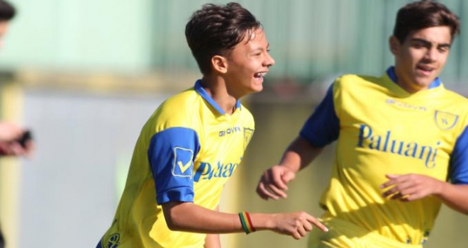 Vignato con la maglia gialloblù