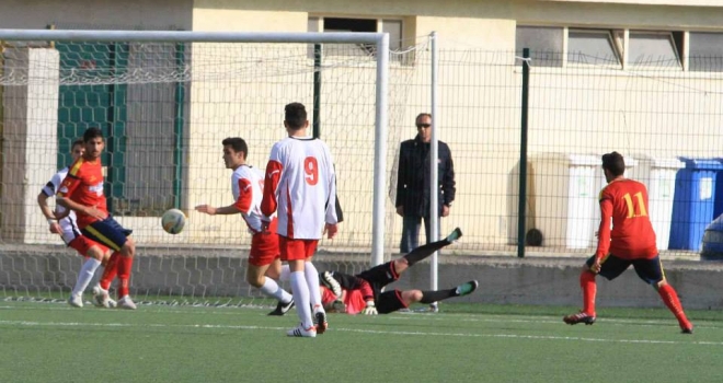 Andrea Saturno in gol (Sambiase)