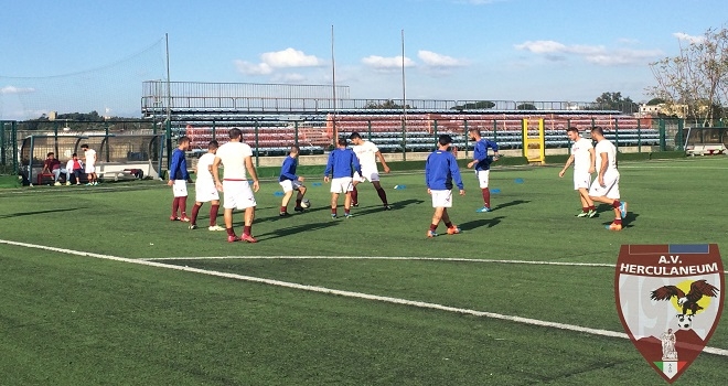 Procida-Herculaneum 0-3, ospiti corsari. Show di Caso Naturale