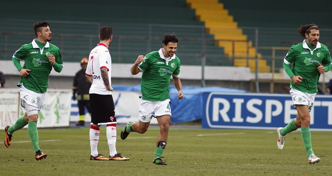 L' Avellino ne fa 9 in amichevole e manda in campo un nuovo esterno