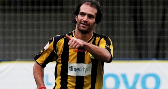 Vegnaduzzo con la maglia della Viterbese