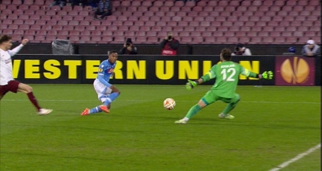 Napoli-Trabzonspor 1-0, UEL: decide De Guzman. Arikan evita la goleada