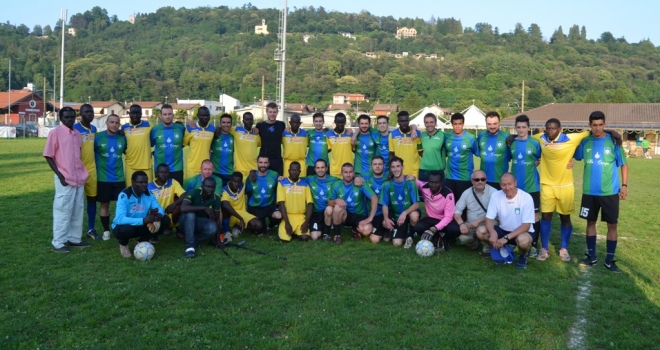 Calcio e solidariet&agrave;: il Riviera d'Orta "abbraccia" i ragazzi del Mali