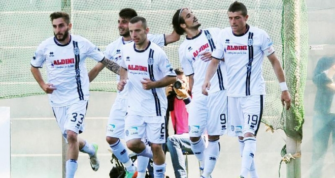 Il punto sulla B - Crollo Latina: l'Empoli fugge, il Cesena sorpassa