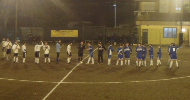 Le due squadre schierate in avvio