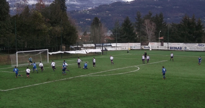 Bessero (n° 4) sta per segnare l'1-0
