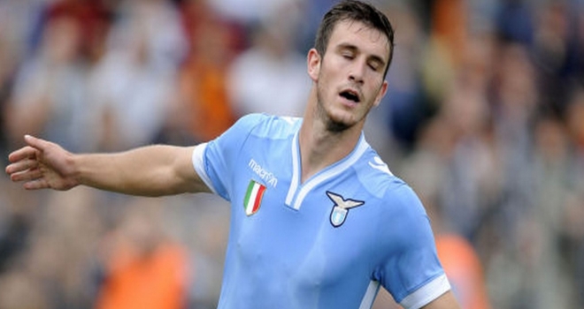 Elez con la maglia biancoceleste