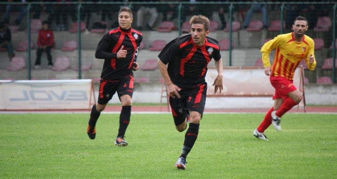 Corigliano show,Bell&egrave; regge l'urto di Iervasi: Deliese batte Locri 2-0