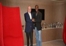 Seedorf: un nuovo inizio per il Milan. Tutte le ultime sul mercato.