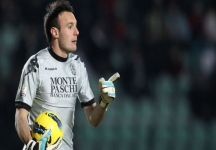 Un super Farelli ferma il Crotone