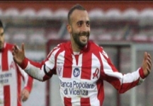 Giacomelli affonda un buon Crotone, ancora ko per gli squali