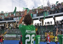 Crotone fatale ai lupi. All' Ezio Scida non bastano Castaldo e Zappa.